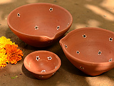 Diya { 1Large + 1Medium + 1Small Diya }